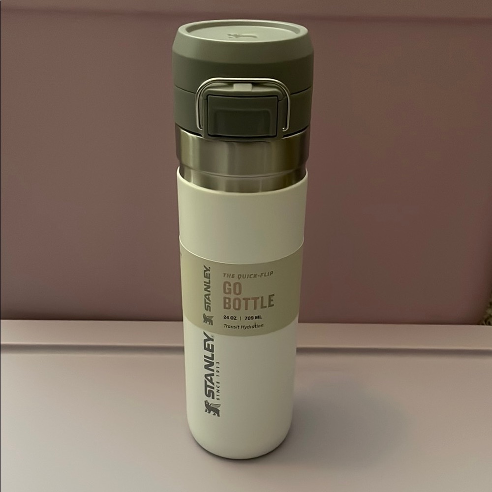 Stanley White and Gray Go Bottle